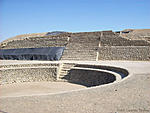 Lima - Perú 
Complejo Bandurria 
Pirámide escalonada con plaza circular (5500 años de antigüedad). 
 
Pyramid with circular square (5500 years of...