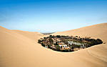 Ica - Perú 
Oasis de la Laguna Huacachina 
 
Huacachina lagoon, in the middle of the desert.