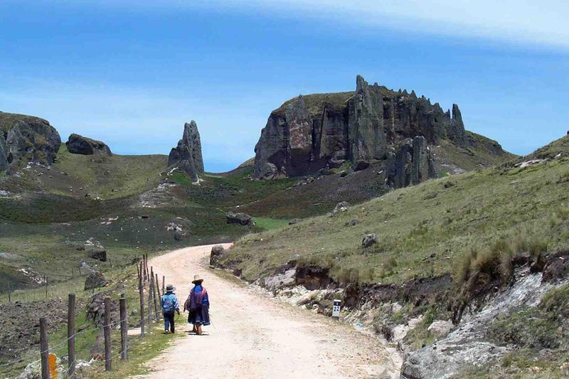 Cajamarca - Perú

Rumbo a los Frailones de Cumbemayo.
Toward the Frailones of Cumbemayo.