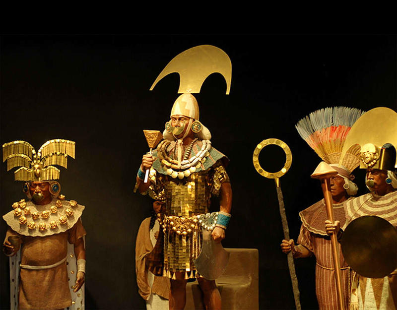 Lambayeque - Perú

Señor de Sipán, rey de la cultura Moche, vivió alrededor del siglo III, en la costa norte del Perú. El hallazgo de su tumba real fue un hito en la arqueología, ya que fue encontrada intacta en 1987.

Lord of Sipán, king of the Moche culture, he lived around of century III, in the north coast of Perú. The discovery was an milestone in archeology, because his tomb was found intact in 1987.