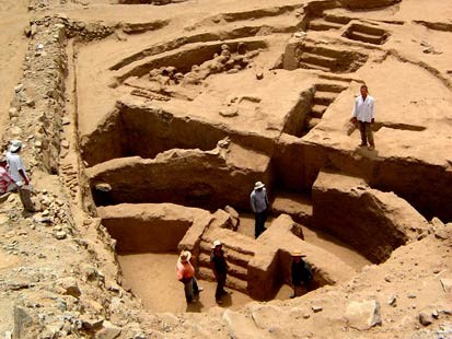 Ancash - Perú
Sechín Bajo
5500 años de antigüedad.

5500 years of age.
